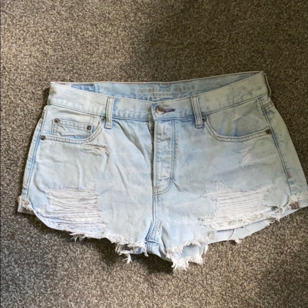 🔹DISTRESSED AE SHORTS